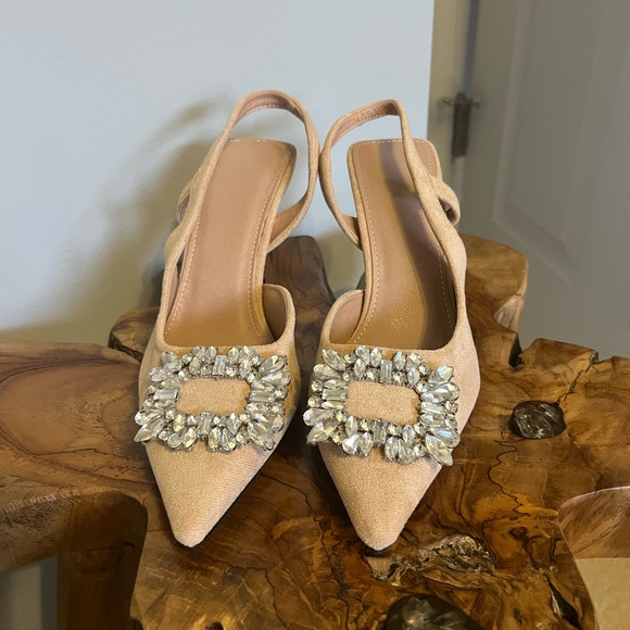 Jewel Pointed Toe Sling Back Pumps - Picture 11 of 17